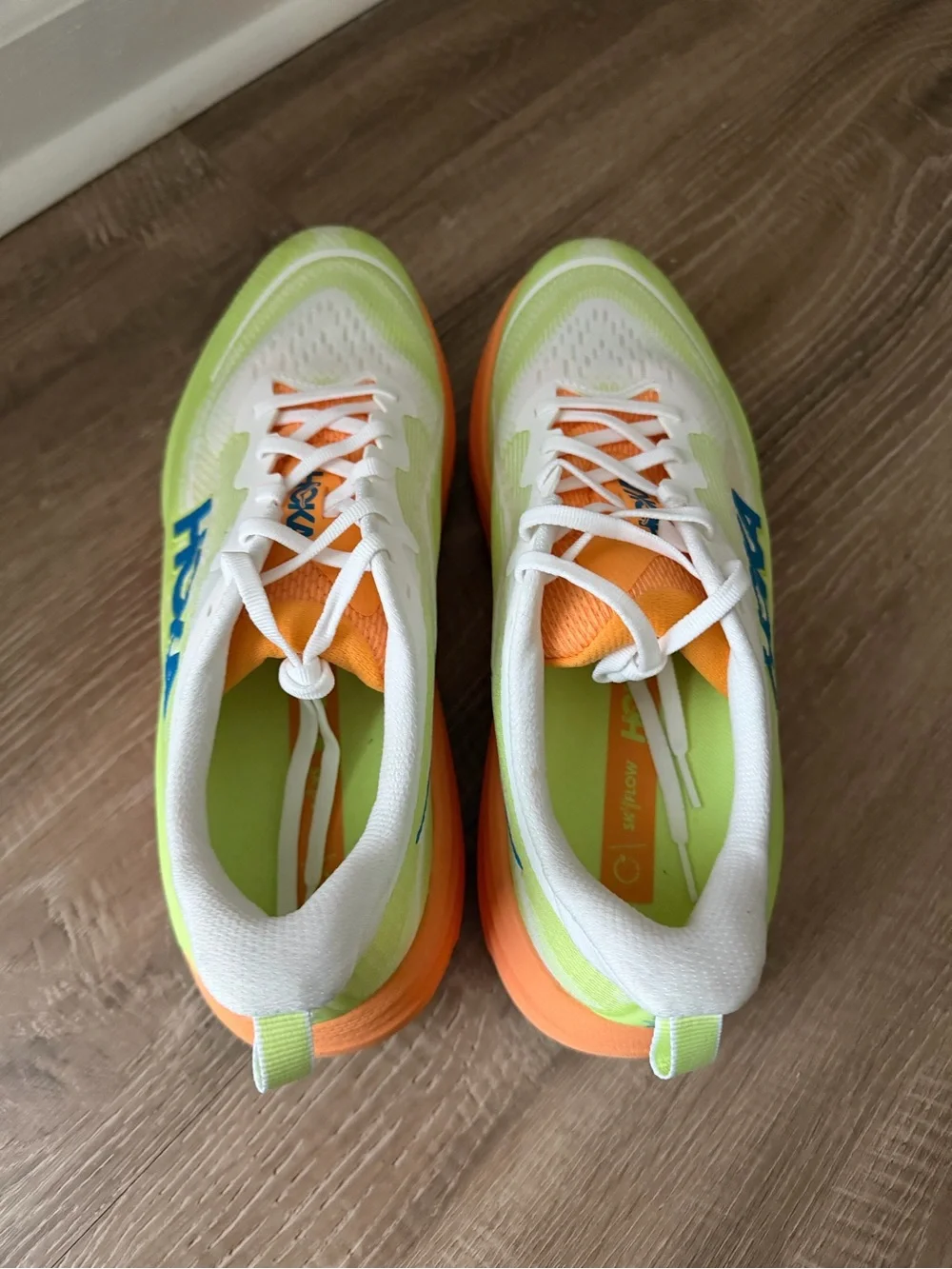 Hola Skyflow sneakers